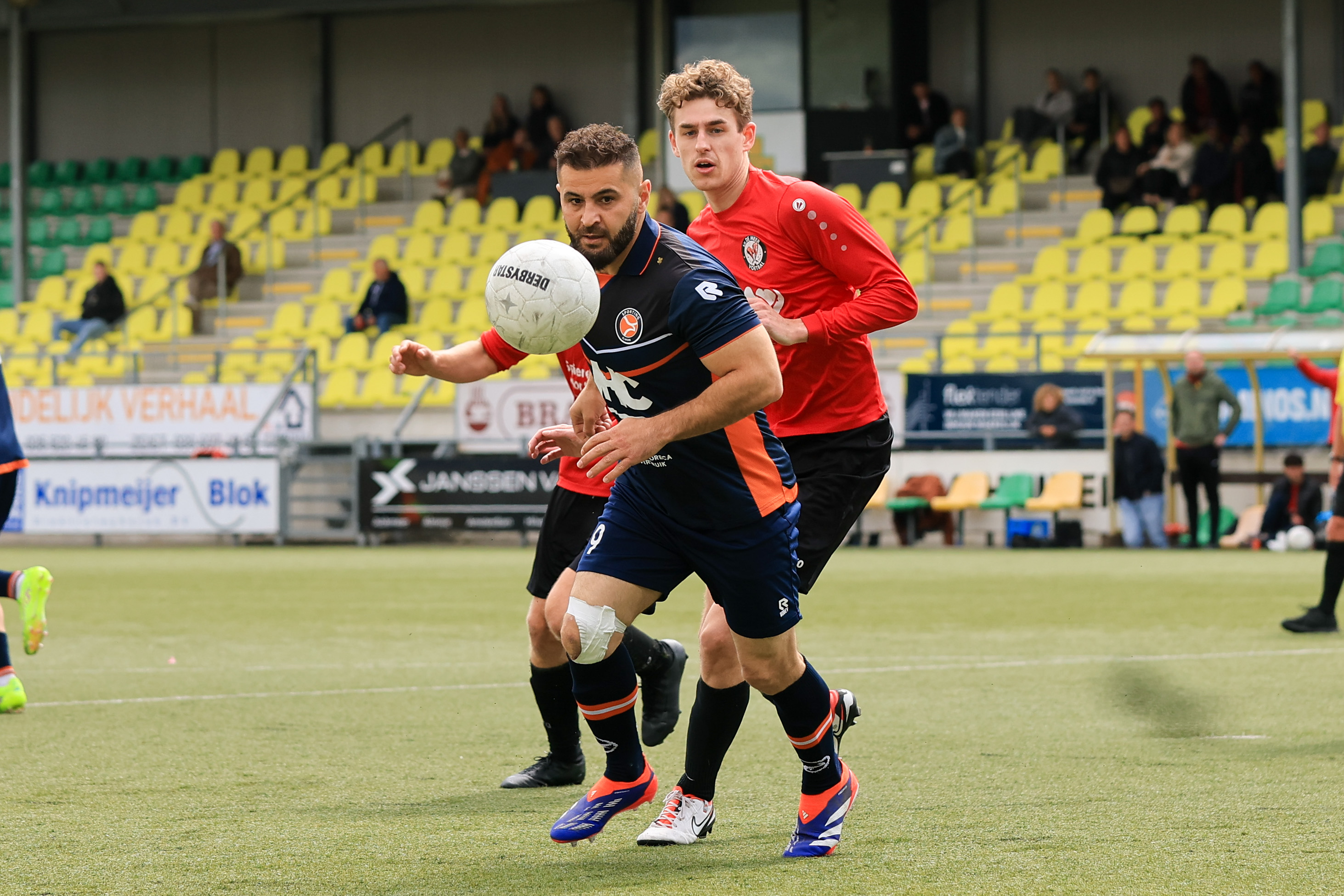 Sherwan Mustafa in de nacompetitiefinale tegen De Meer