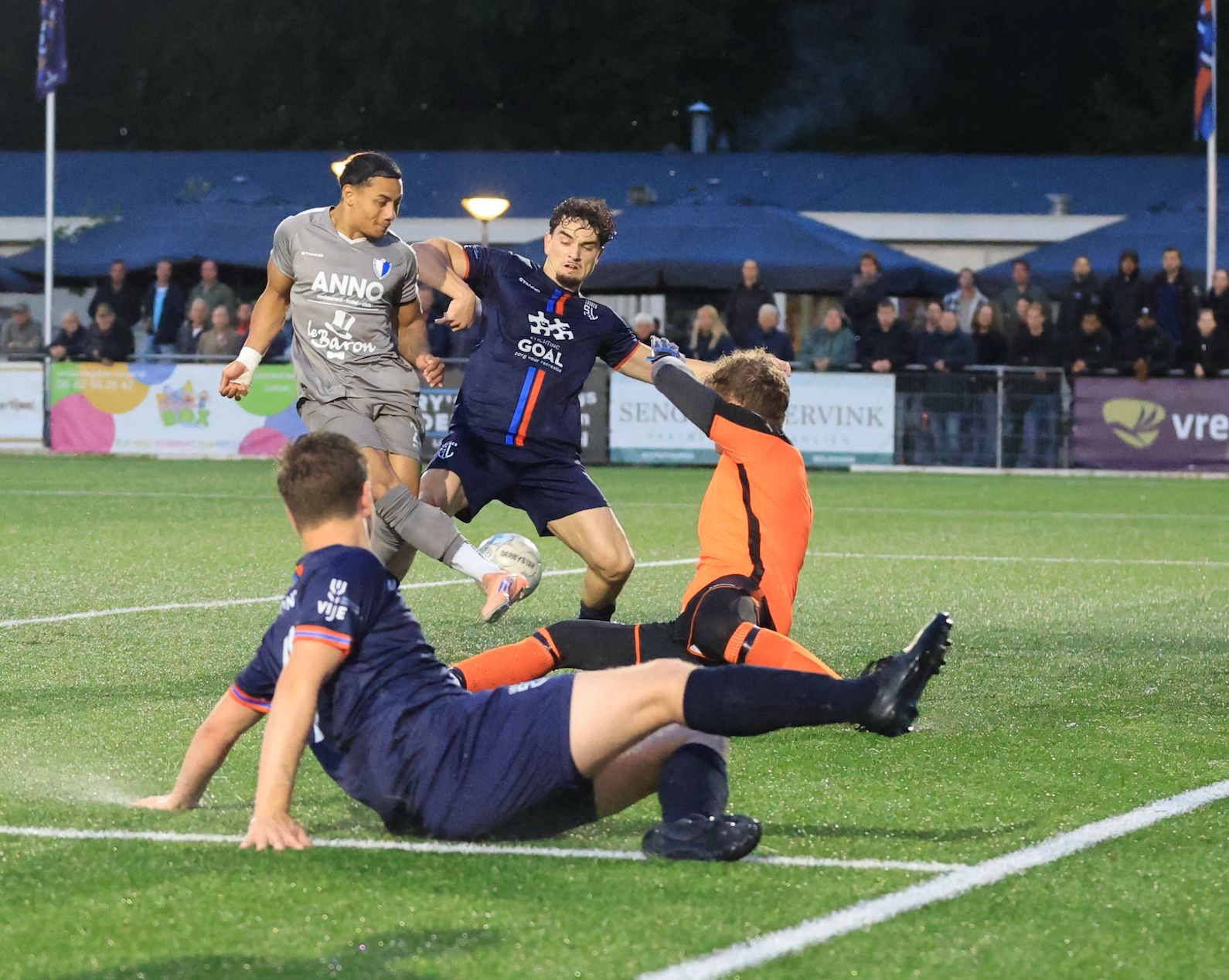 Fantieau Wirjoredjo mist de opgelegde kans voor de 4-1.