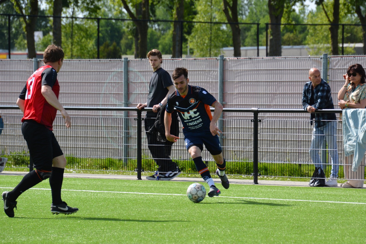Andrei Saracin was goed voor drie assists in het duel met ASV'65.