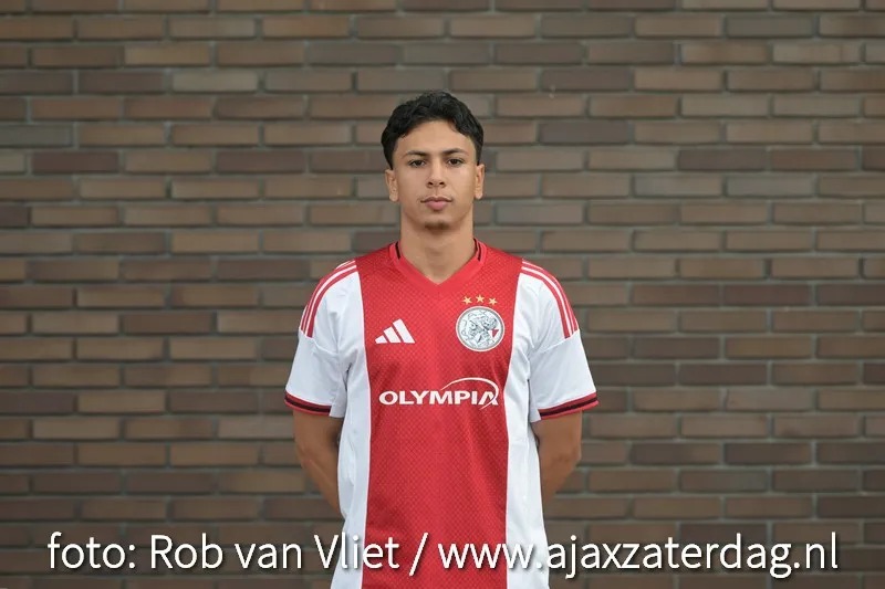 Tarik Moumen stapte niet over naar Forza Almere, maar naar Ajax zaterdag 2.