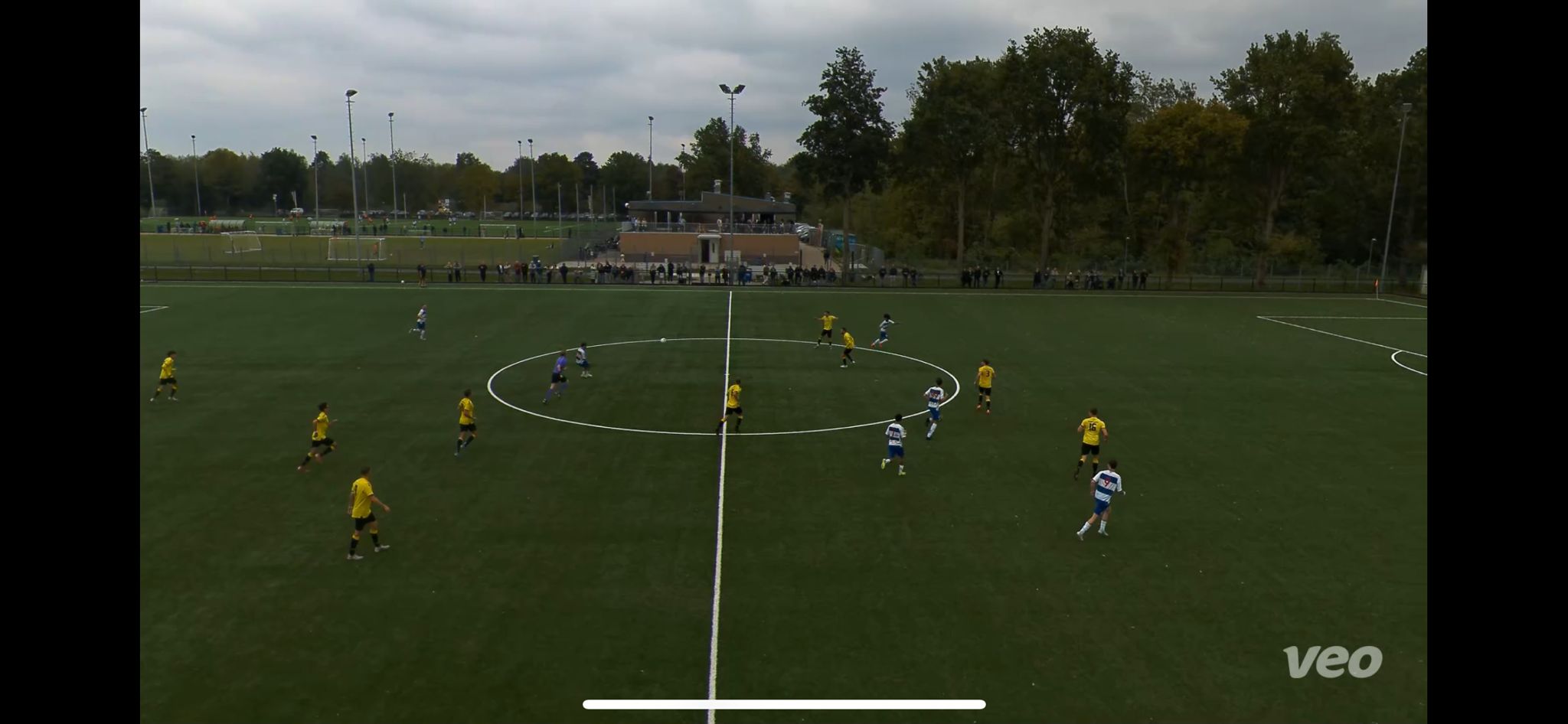 Rowdy Perez stond duidelijk geen buitenspel voorafgaand aan zijn treffer in de eerste helft.